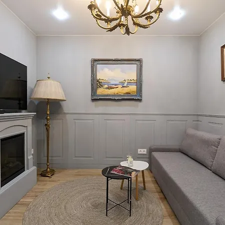 Mayor Old Town Apartment